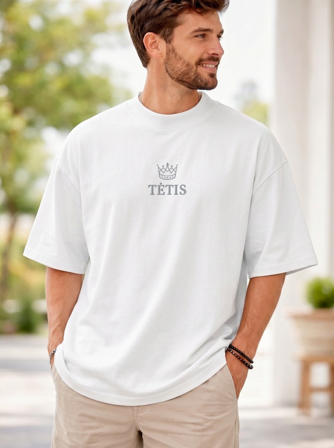 “TĖTIS” Premium Oversized marškinėliai (balti)